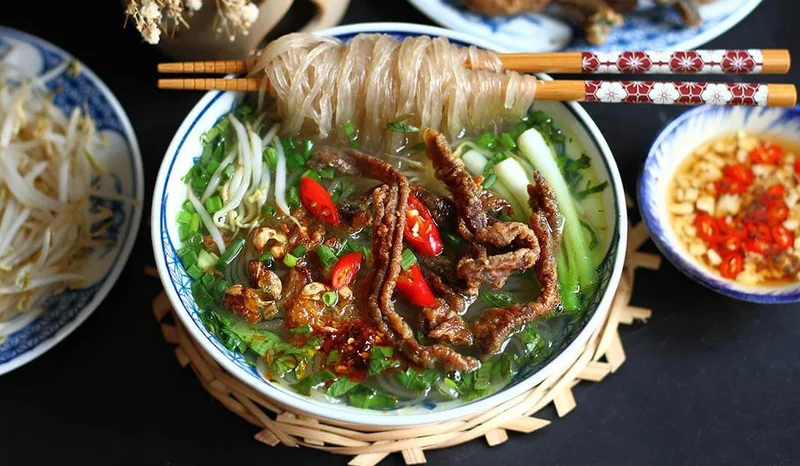 Eel vermicelli soup (Miến lươn)