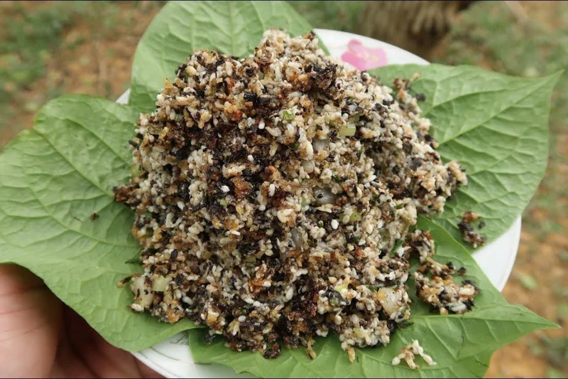 Ant egg sticky rice (Xôi trứng kiến)