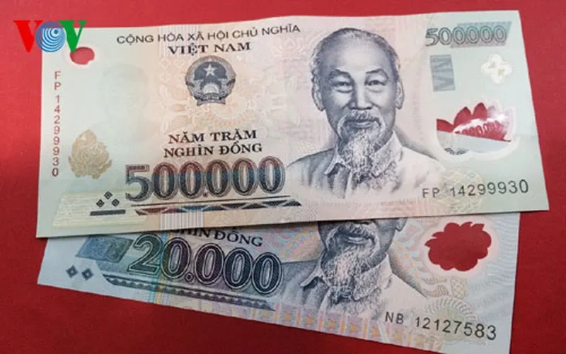 Travelers need to be particularly careful with the 20,000 VND (blue) and 500,000 VND (also blue) Travelers need to be particularly careful with the 20,000 VND (blue) and 500,000 VND (also blue)