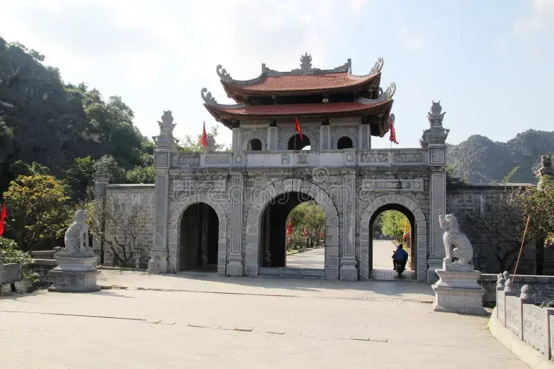 10 Best things to do in Ninh Binh: A complete guide to the best attractions The ancient city Hoa Lu