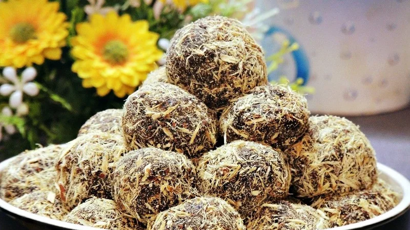 What to Buy in Hanoi: 25 Best Souvenirs, Gifts, and Local Specialties what souvenirs to buy in hanoi