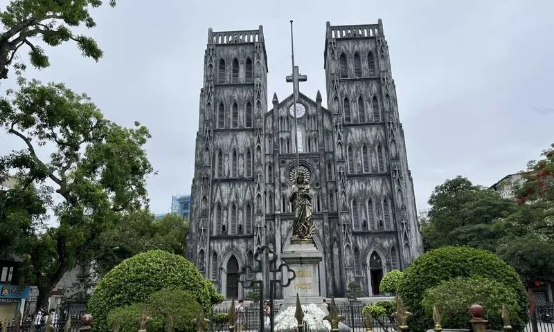 St. Joseph’s Cathedral what to see in hanoi old quarter
