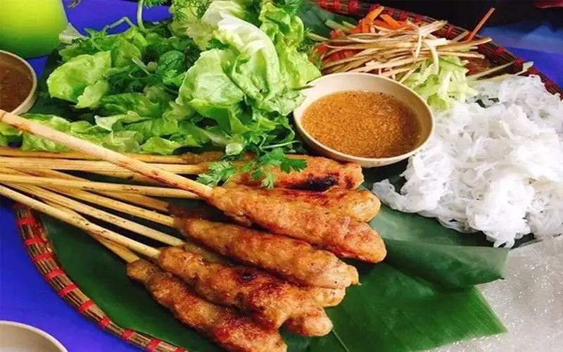 Nem lui best hue food tour