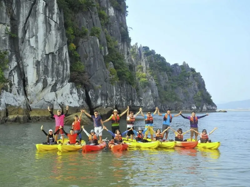 halong bay backpackers