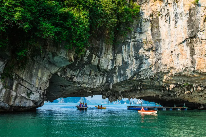 best time to visit halong bay