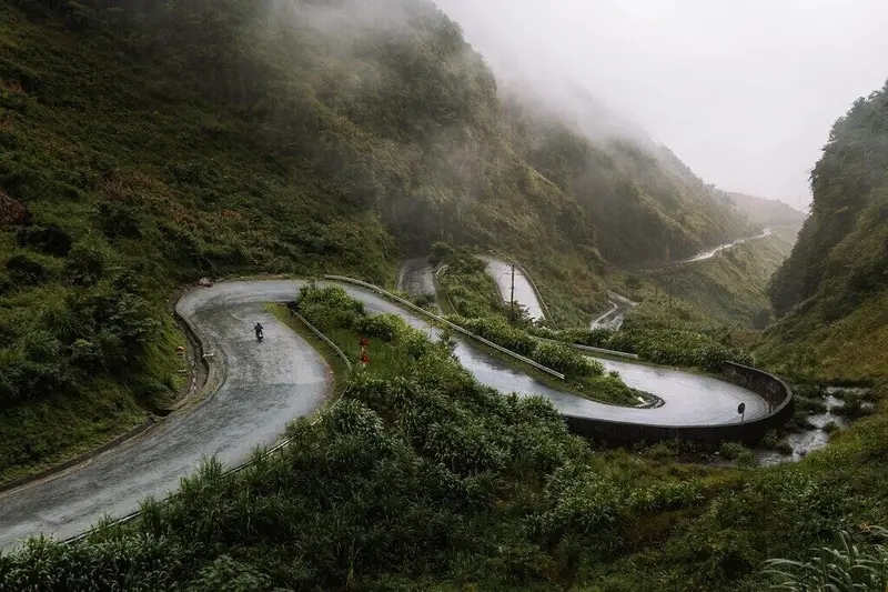 Foggy mountain curves on the Ha Giang Loop Foggy mountain curves on the Ha Giang Loop