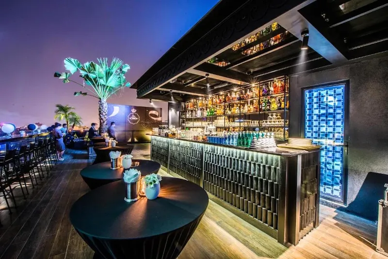 best rooftop bar hanoi - Majesty Sky Bar