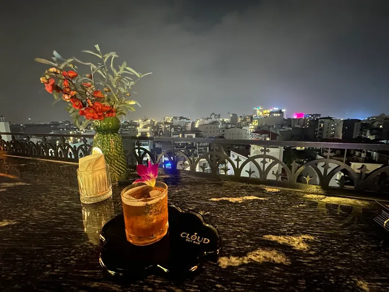 rooftop bar hanoi old quarter - Cloud Sky Bar (JM Marvel Hotel)