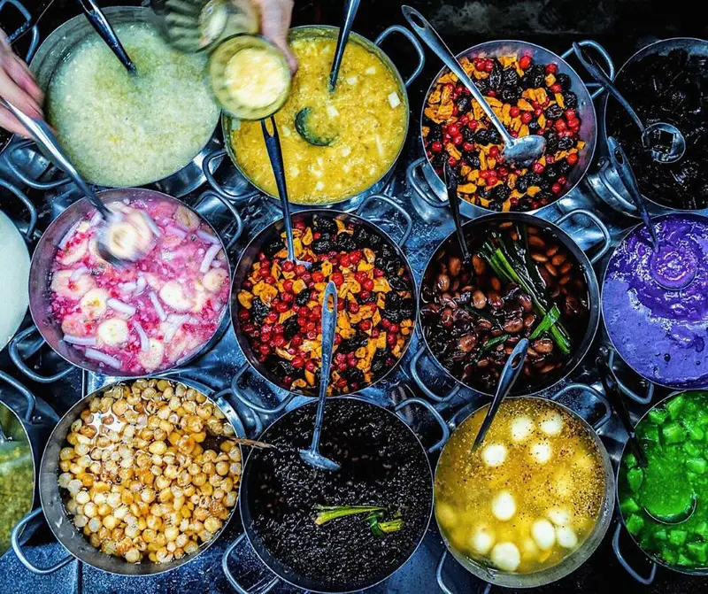 Hue Night Market Guide for Backpackers: Location, Food, Hours and Tips hue food market