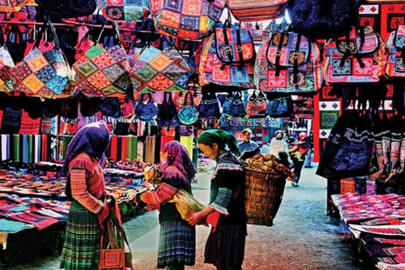 Colorful Hmong brocade stalls in Sapa what to buy in sapa