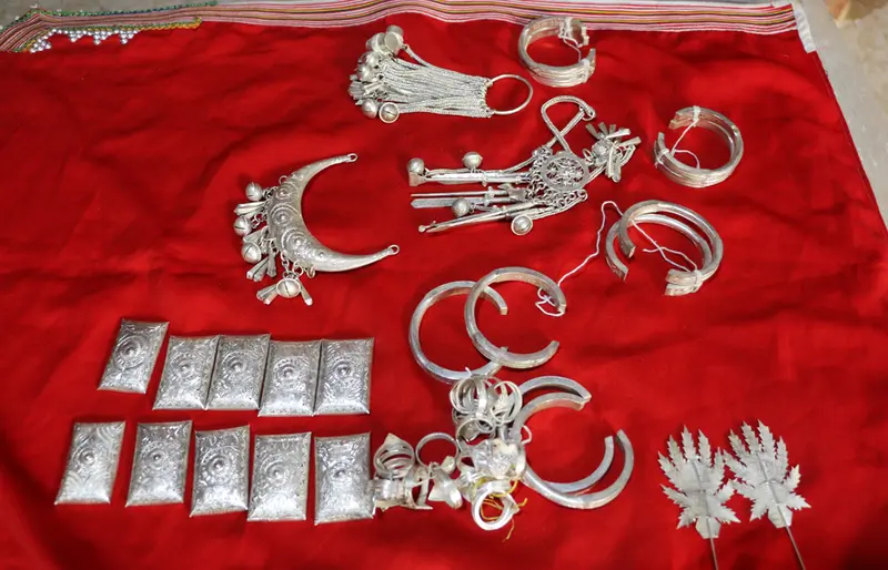 Handmade silver jewelry what to buy in sapa